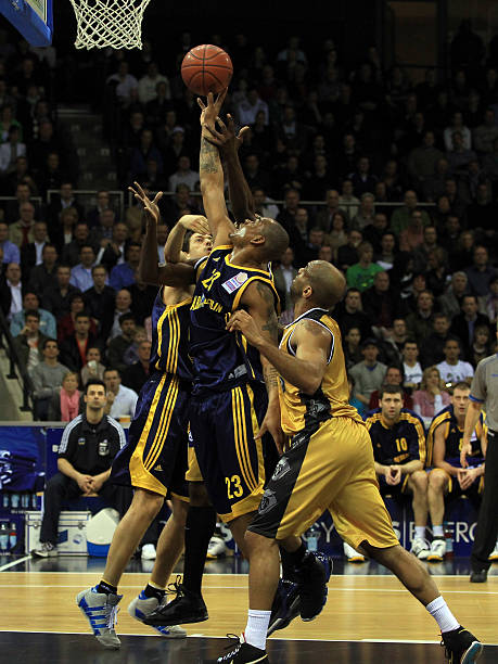 战术上做出 战术上做出