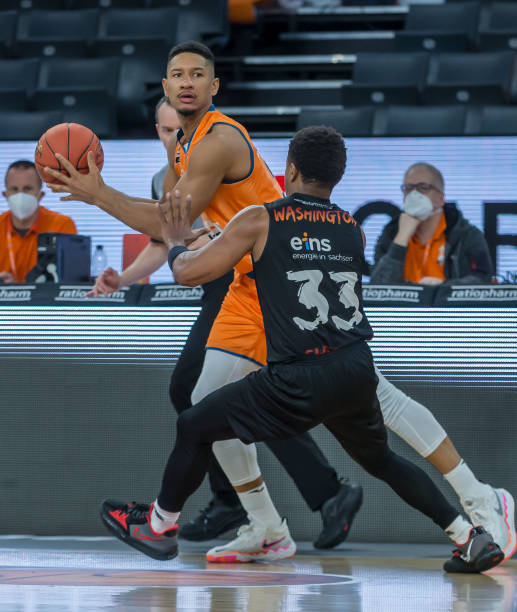 尔德凭借稳 尔德凭借稳