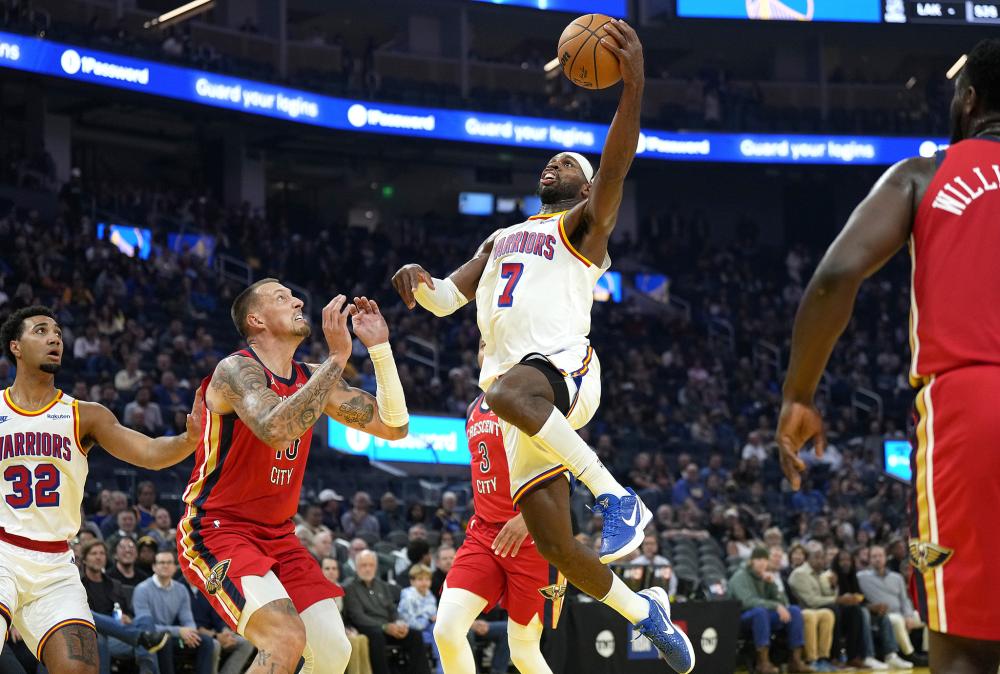 欧冠2-1逆转！巴萨天降神兵：后卫3分钟梅开二度创历史，逼近前八